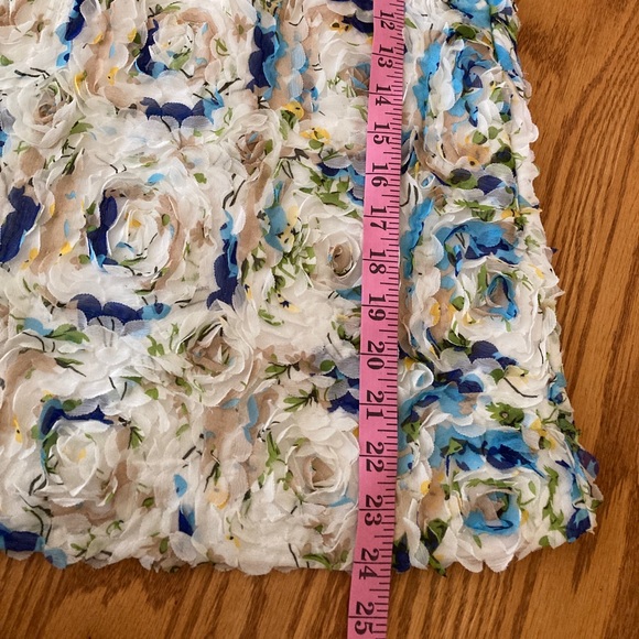 - Pippa and Julia Dress with floral design - Picture 7 of 7